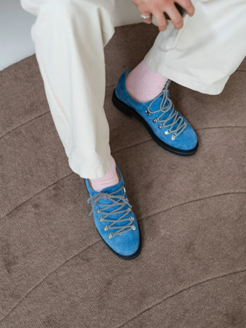 LINTFERE DERBY – Wildleder-Schuhe in Hellblau